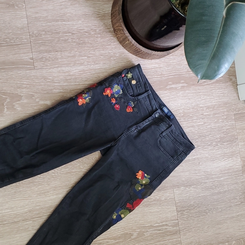 Zara Embroidered Jeans